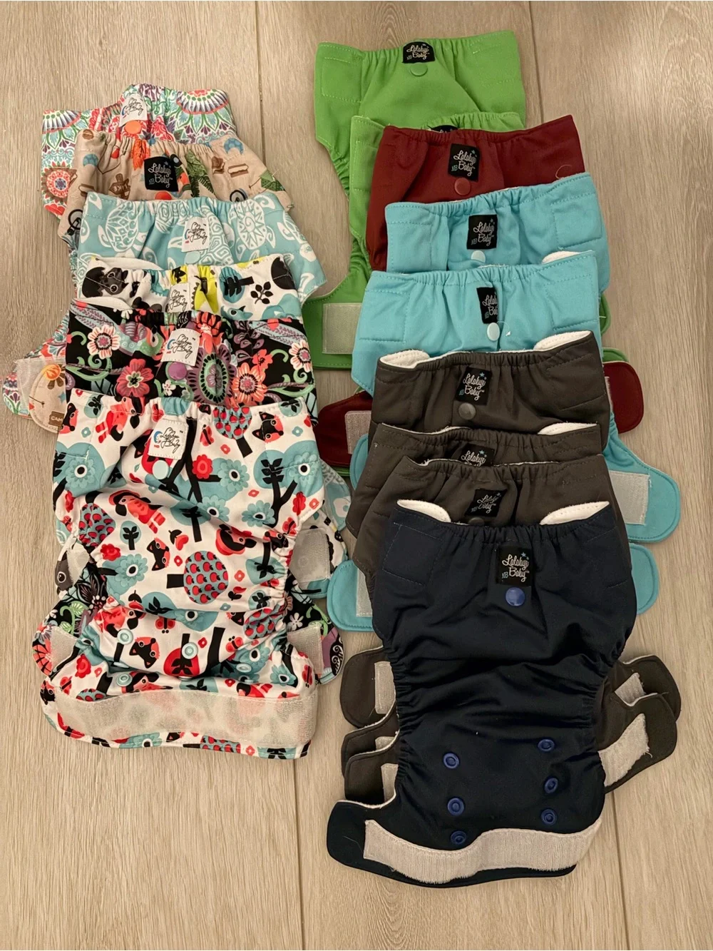 Lalabye Baby Cloth Newborn Diapers - 15 diapers + 15 bamboo snap in inserts. VGU